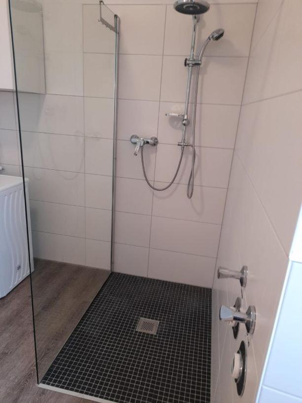 אנדרנאך Ferienwohnung Am Geysirzentrum מראה חיצוני תמונה